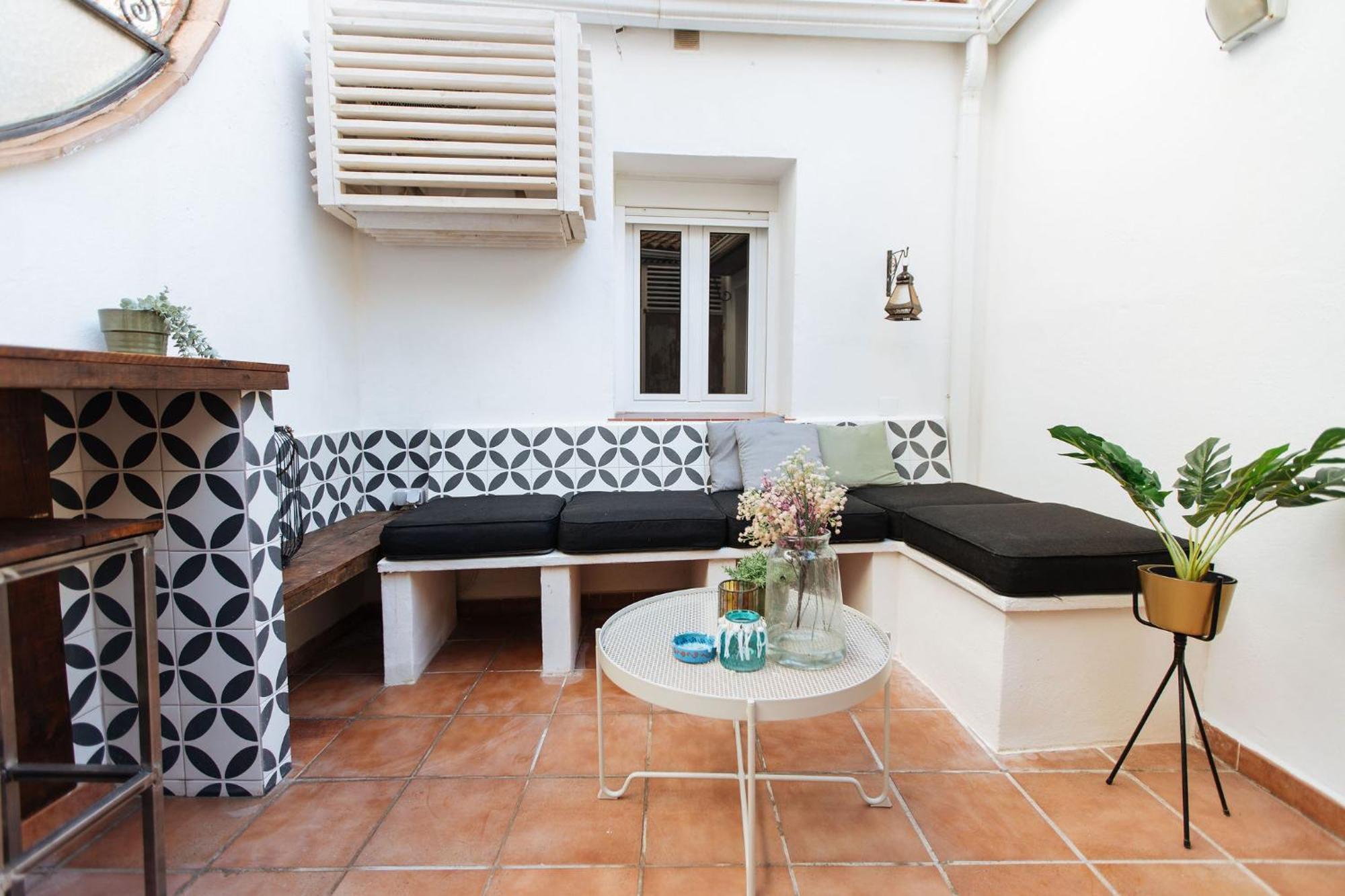 Casa Riad Met Prive Patio Малага Экстерьер фото